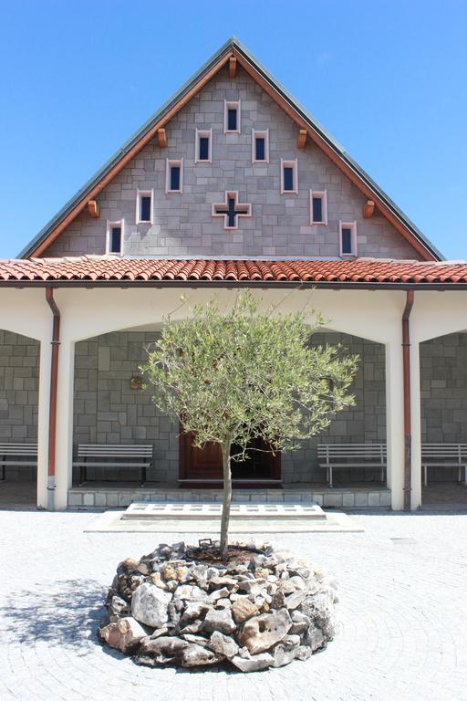 Centro Di Spiritualita Maria Candida Armeno Екстер'єр фото